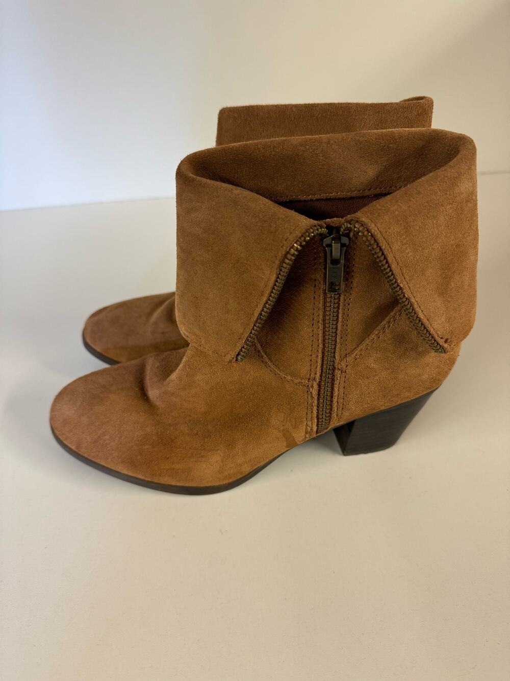 Bass Sasha Ankle Boots Women’s 7.5M Brown Suede Cuffed Block Heel Round Toe